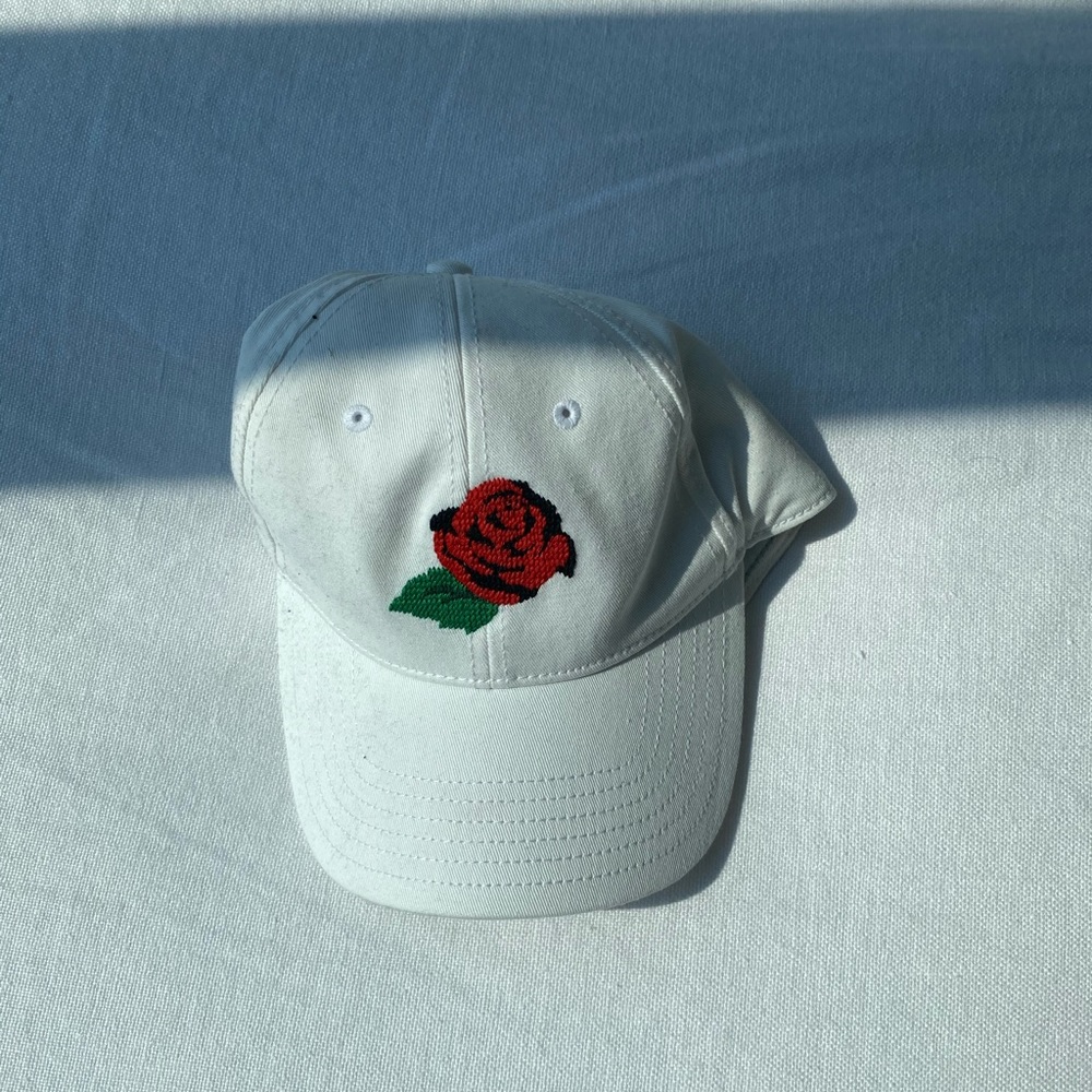 Opening ceremony rose white hat